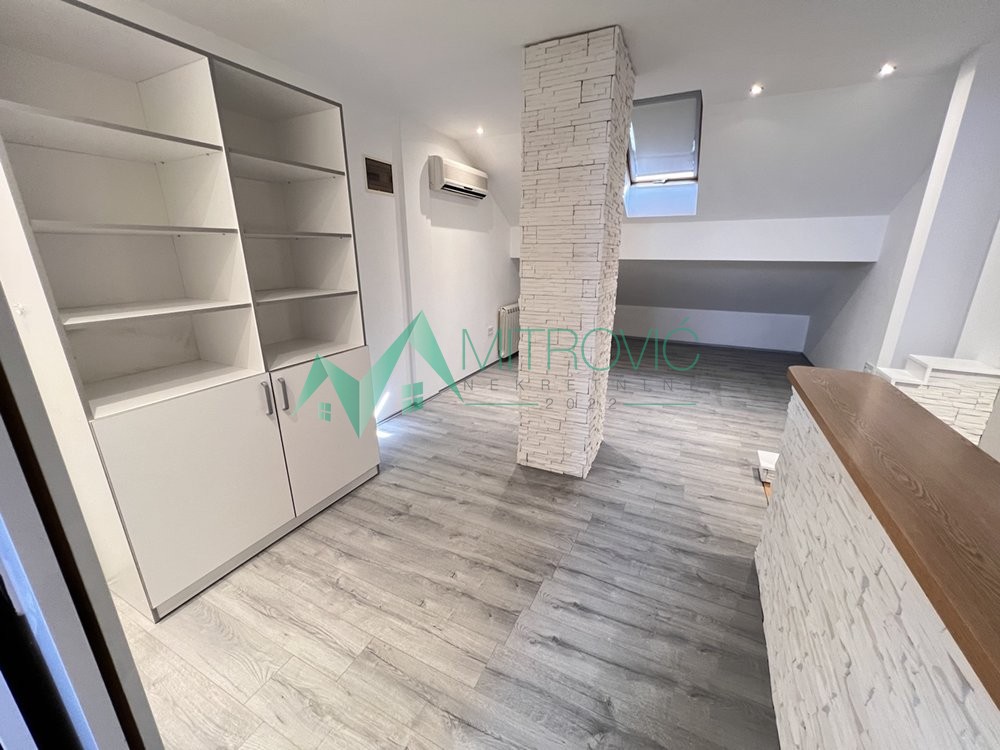 kuce-lipov-gaj-3000224-7ys9v Kuća na prodaju, Lipov Gaj, Novi Sad, 141m², 381.100 €