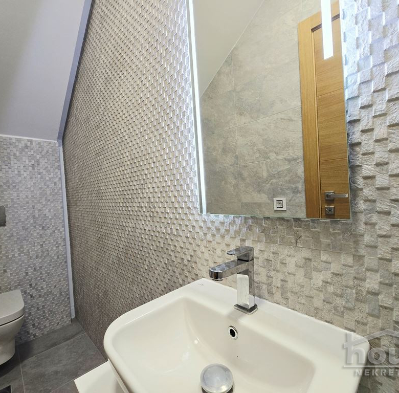Kuća Prodaja Novi Sad  181 m2