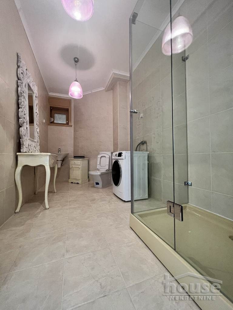 Kuća Prodaja Novi Sad  305 m2