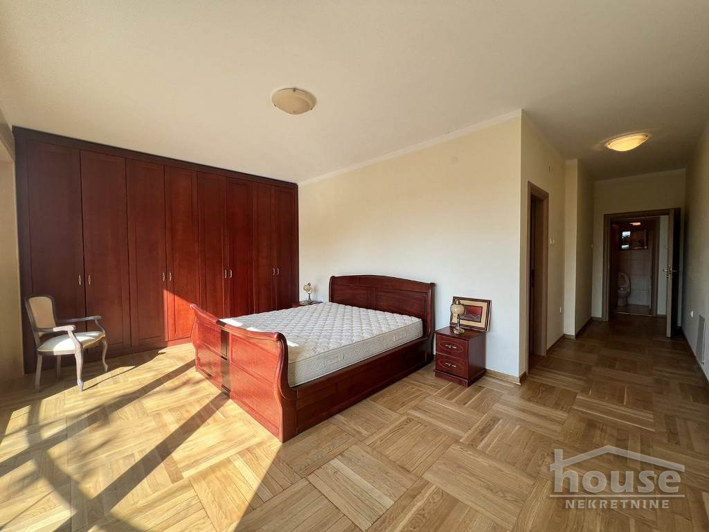 Kuća Prodaja Novi Sad  305 m2