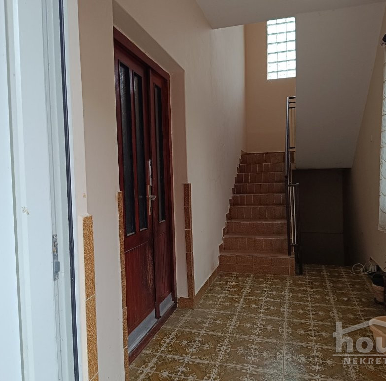 Kuća Prodaja Novi Sad  220 m2