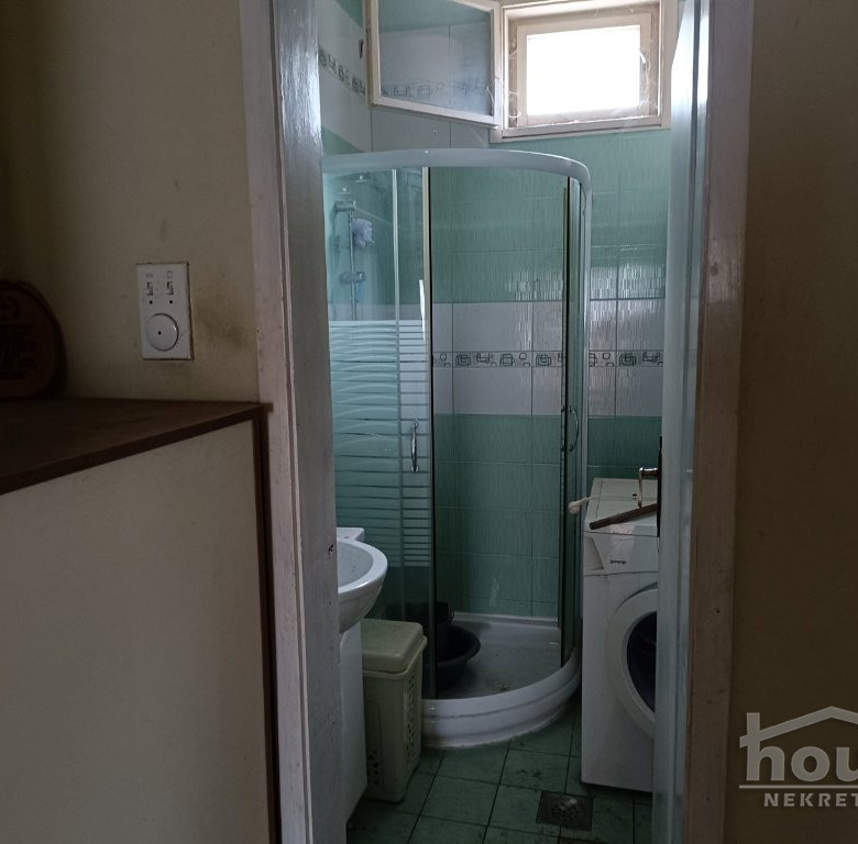 Kuća Prodaja Novi Sad  220 m2