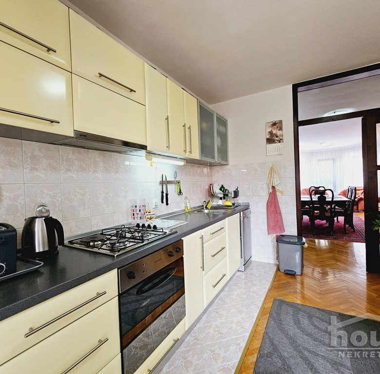 Kuća Prodaja Novi Sad  210 m2