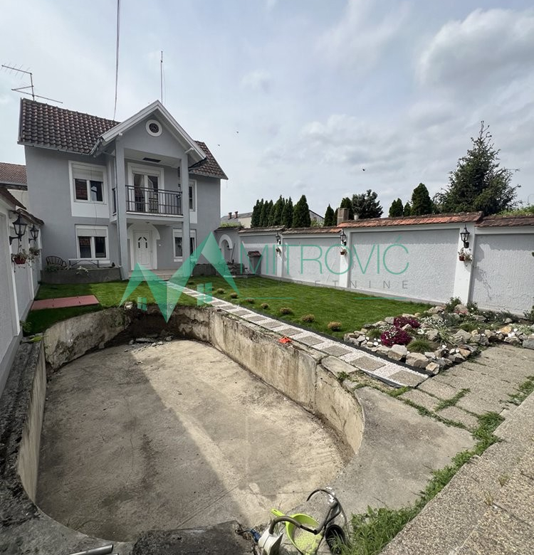 Kuća Prodaja Novi Sad  435 m2