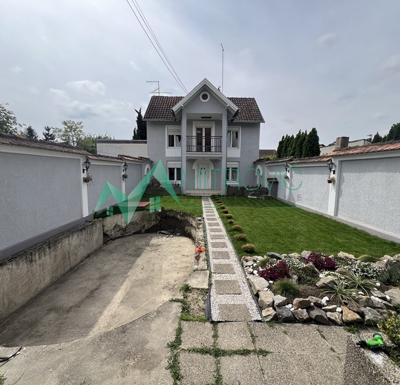 Kuća Prodaja Novi Sad  435 m2