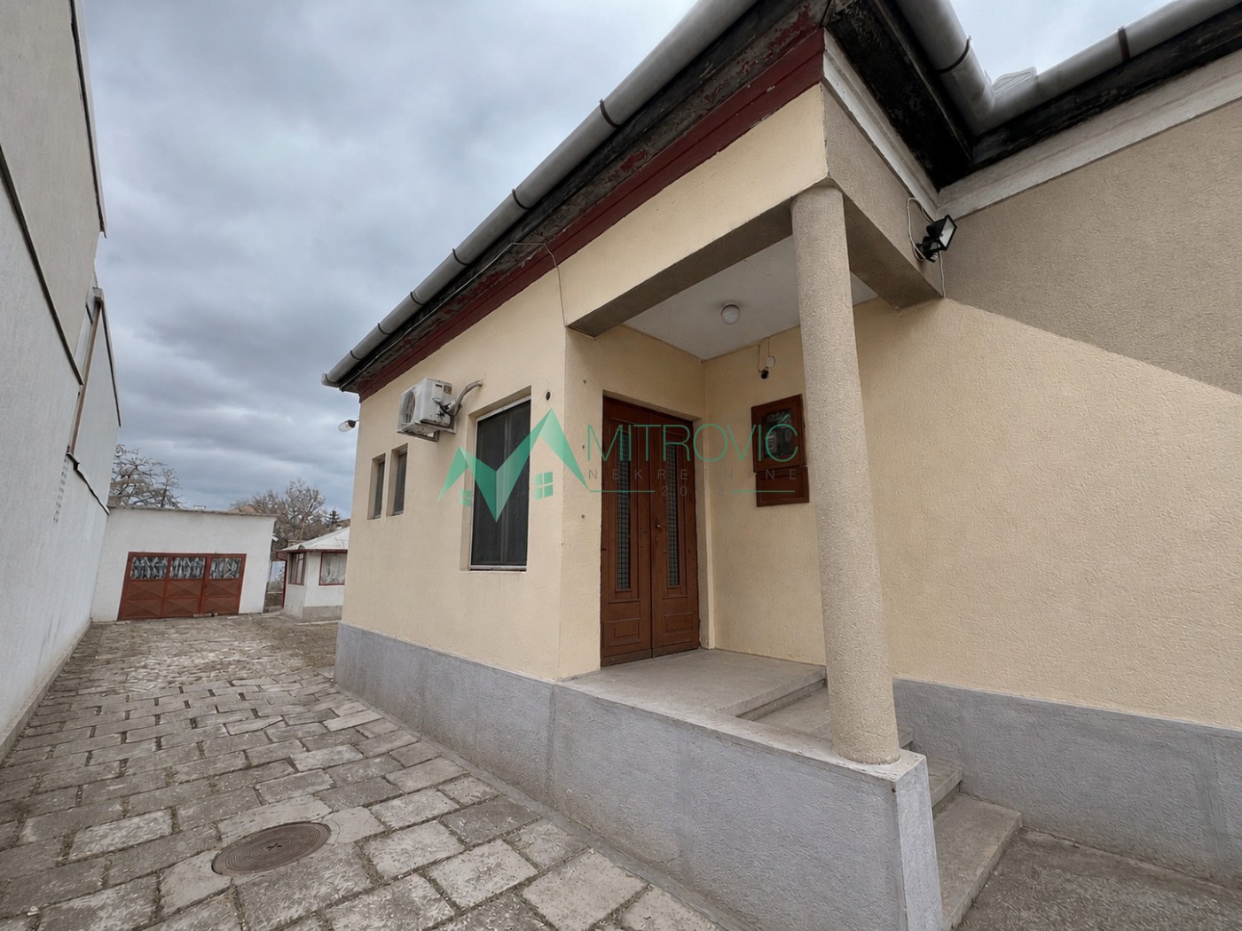 kuce-telep-3000258-vlo60 Kuća na prodaju, Telep, Novi Sad, 234m², 355.350 €