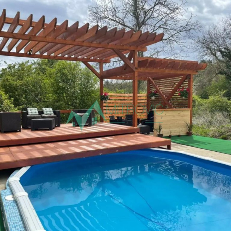 Kuća Prodaja Velika Remeta  180 m2