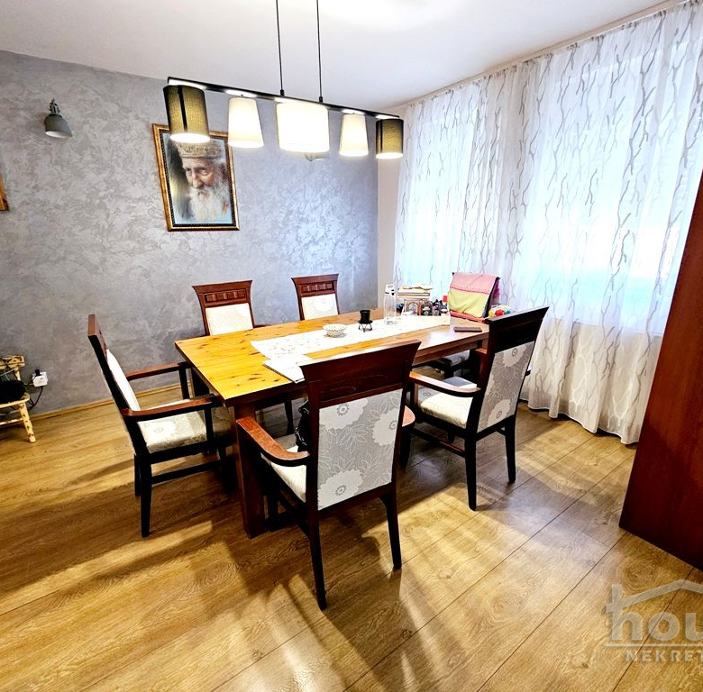 Kuća Prodaja Novi Sad  270 m2