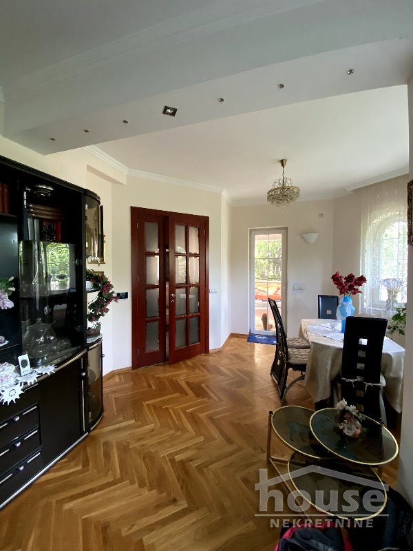 Kuća Prodaja Novi Sad  304 m2