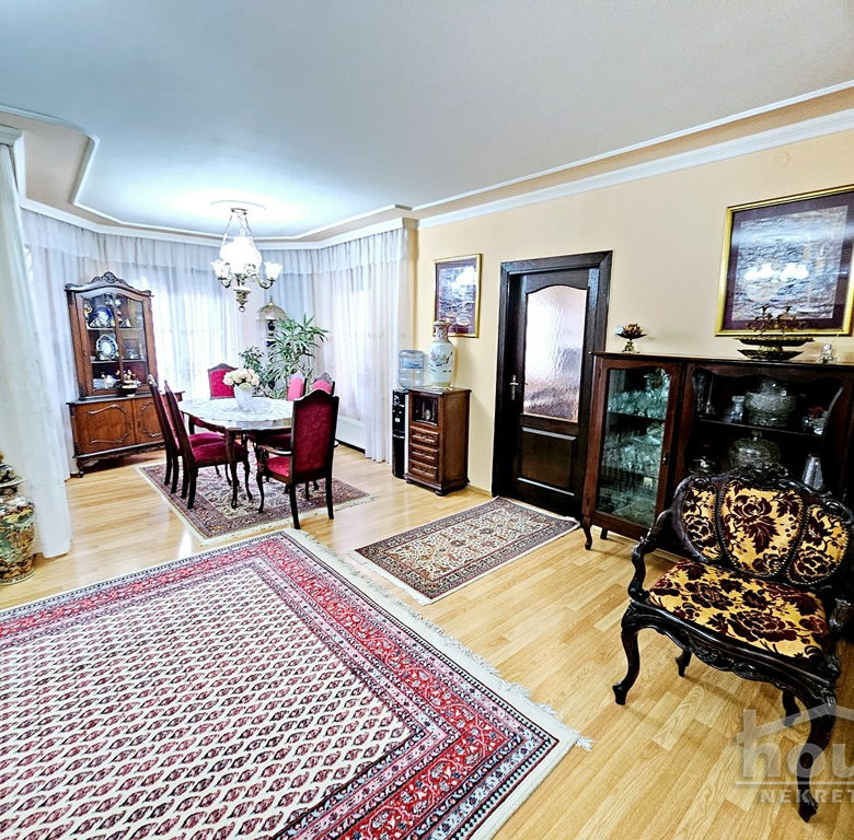 Kuća Prodaja Novi Sad  463 m2