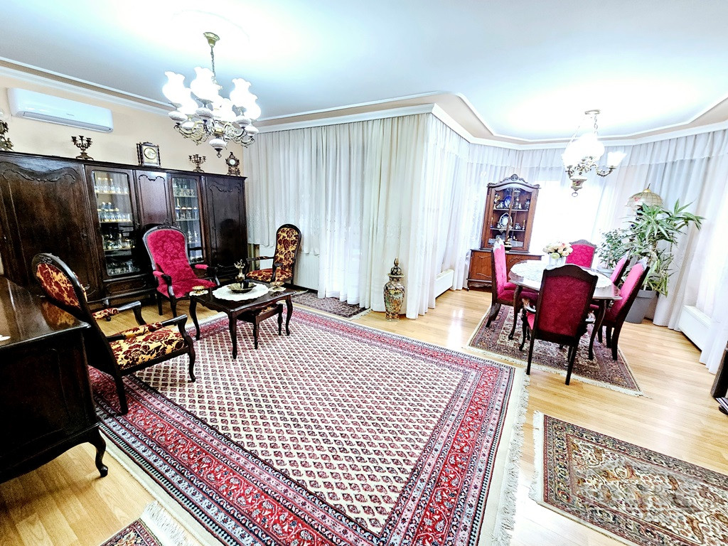 kuce-veternik-3046750-ltkt9 Kuća na prodaju, Veternik, Novi Sad, 463m², 1. sprat, 463.500 €
