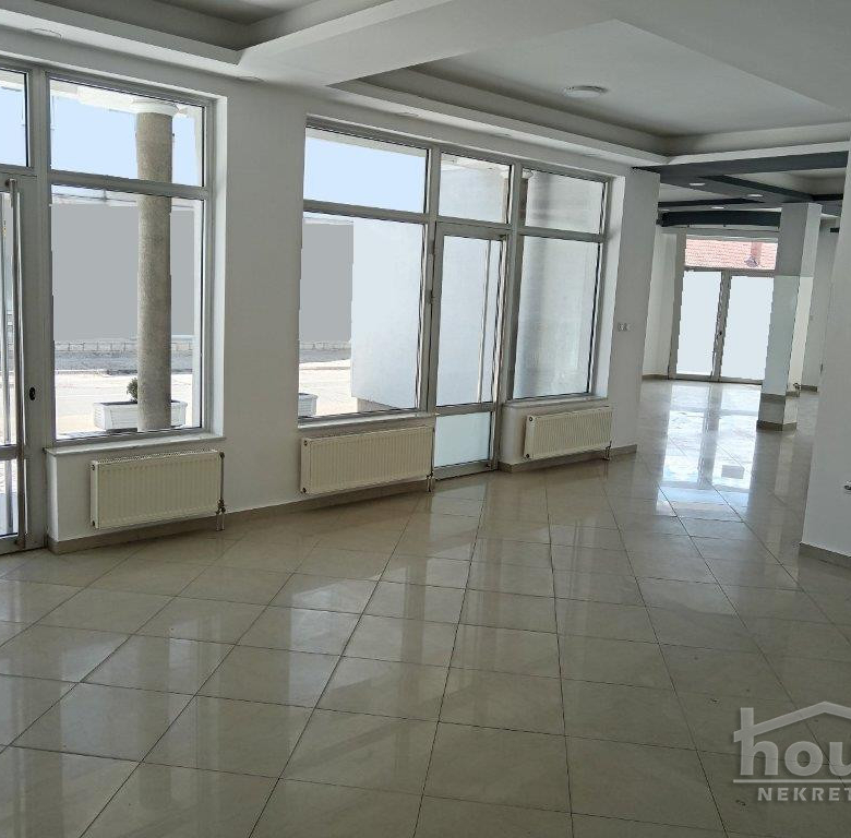 Lokal Prodaja Novi Sad  390 m2