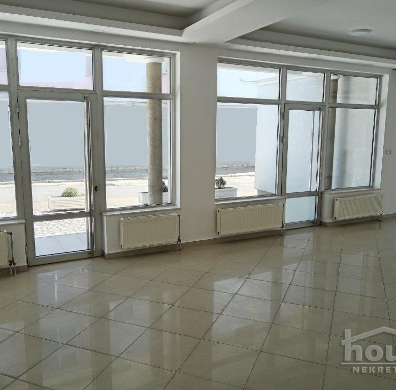 Lokal Prodaja Novi Sad  390 m2