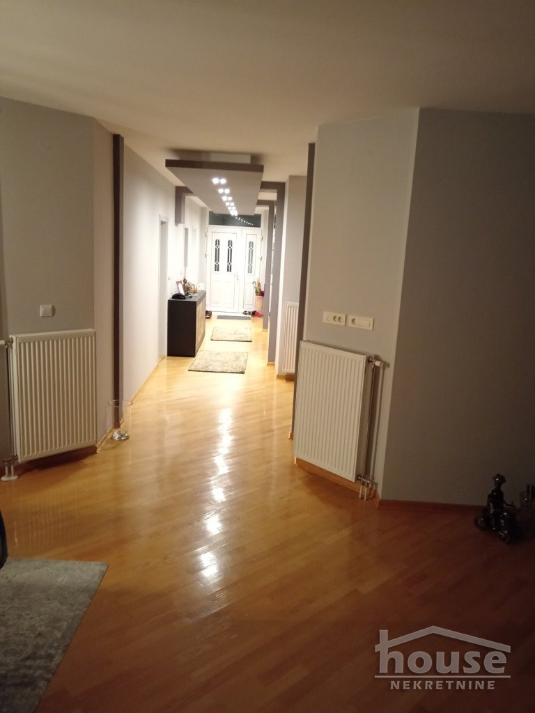 Lokal na prodaju, Ruma, 390m², 1. sprat, 412.000 €