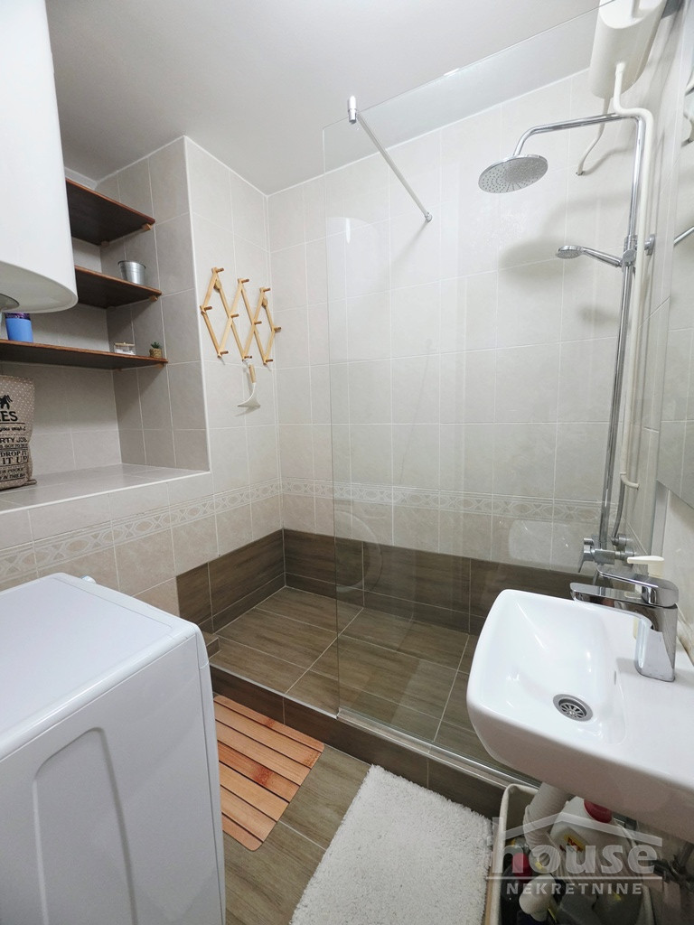 stanovi-1-5-dx-cara-dusana-1102025-jyvgm Dvosoban stan na prodaju, Cara Dušana, Novi Sad, 61m², 6. sprat, 149.000 €