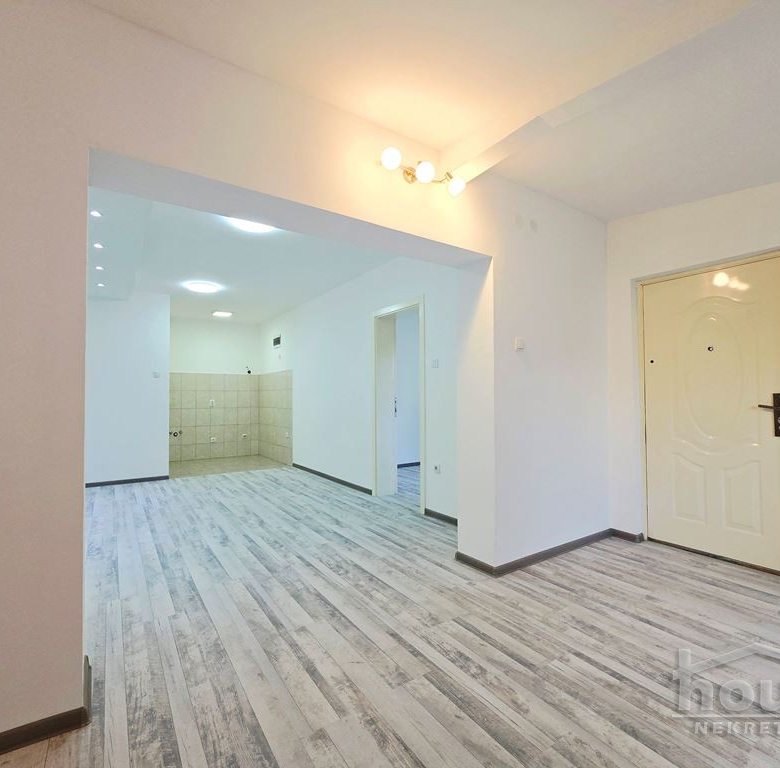 Stan Prodaja Novi Sad  50 m2