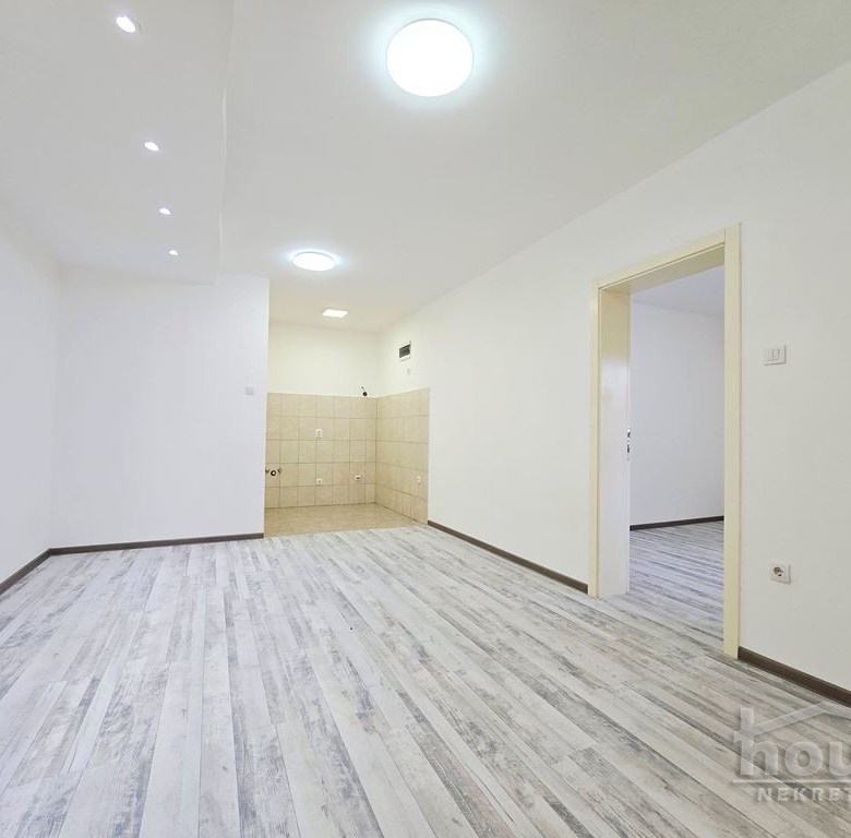 Stan Prodaja Novi Sad  50 m2