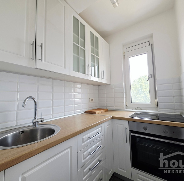 Stan Prodaja Novi Sad  42 m2