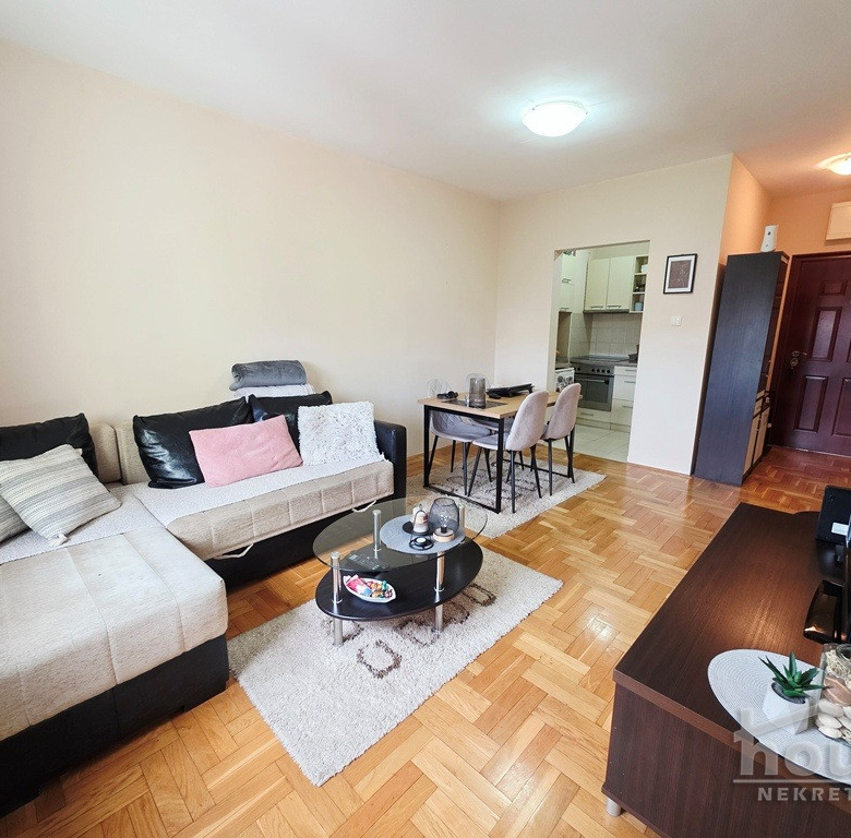 Stan Prodaja Novi Sad  37 m2