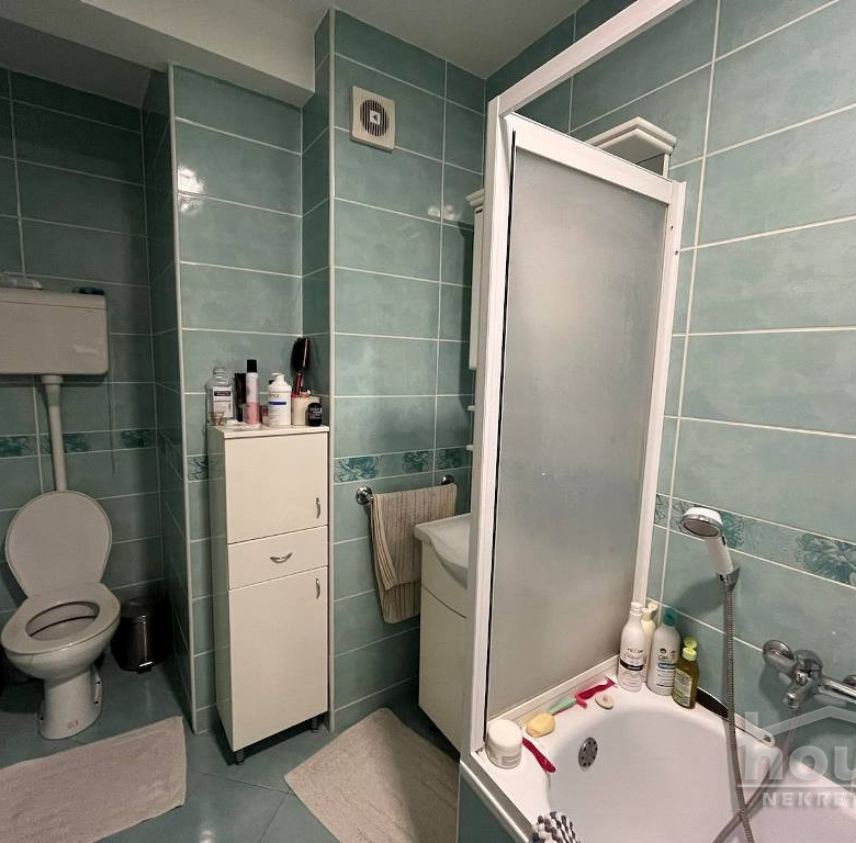 Stan Prodaja Novi Sad  65 m2