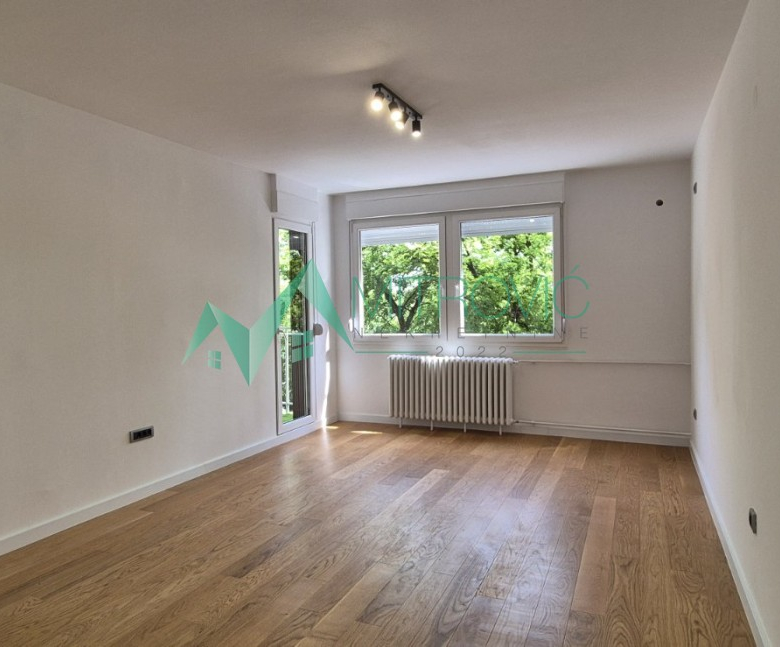 Novi Sad, Stara Detelinara – Jednoiposoban stan 48m2 + terasa 6m2.