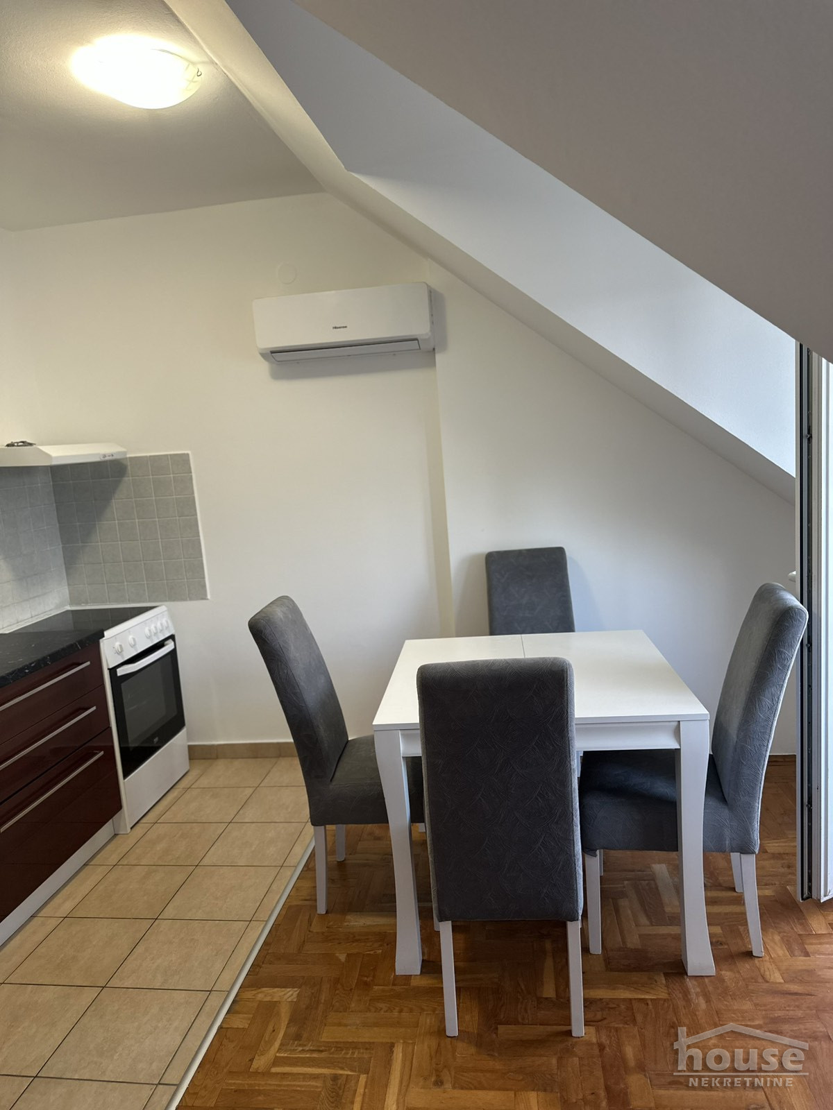 stanovi-2-5-re-sajam-1101444-k605t Dvoiposoban stan na prodaju, Sajmište, Novi Sad, 43m², 4. sprat, 130.000 €