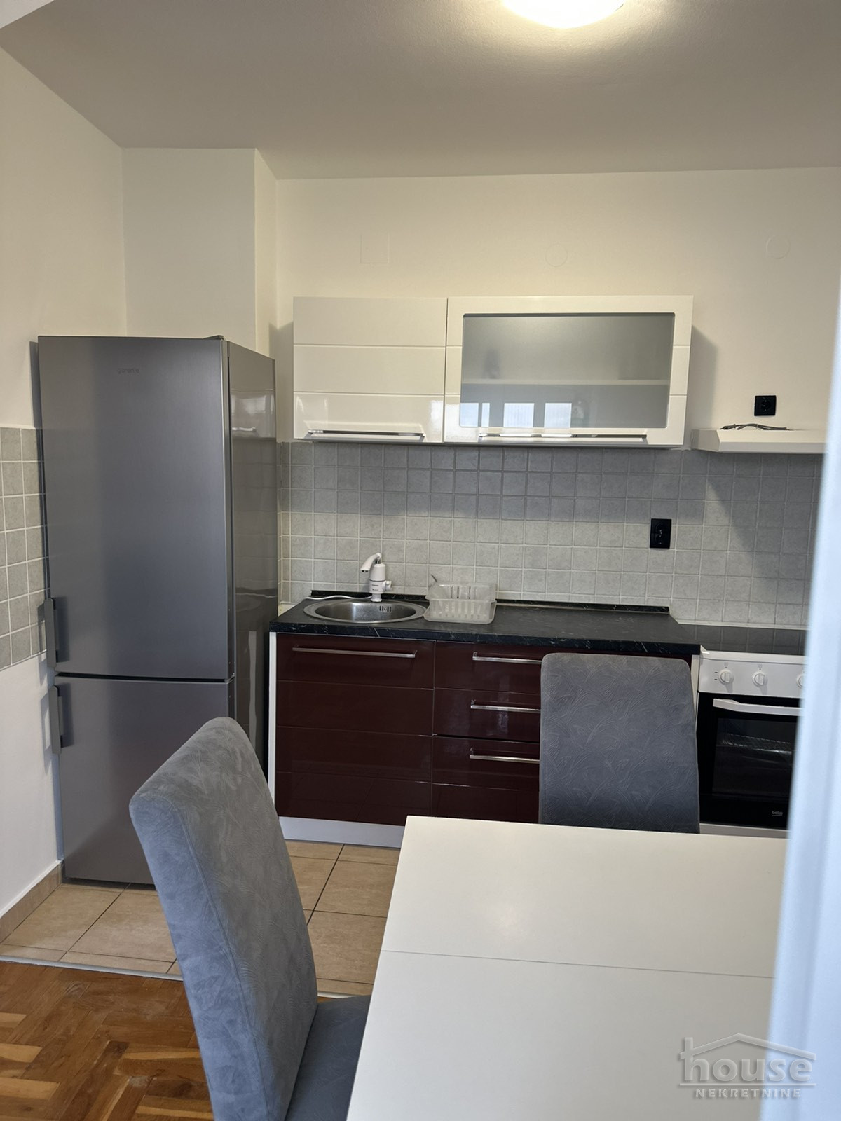 stanovi-2-5-re-sajam-1101444-palac Dvoiposoban stan na prodaju, Sajmište, Novi Sad, 43m², 4. sprat, 130.000 €
