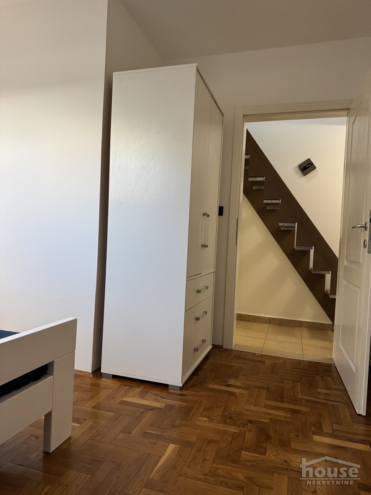 stanovi-2-5-re-sajam-1101444-rnk2k Dvoiposoban stan na prodaju, Sajmište, Novi Sad, 43m², 4. sprat, 130.000 €