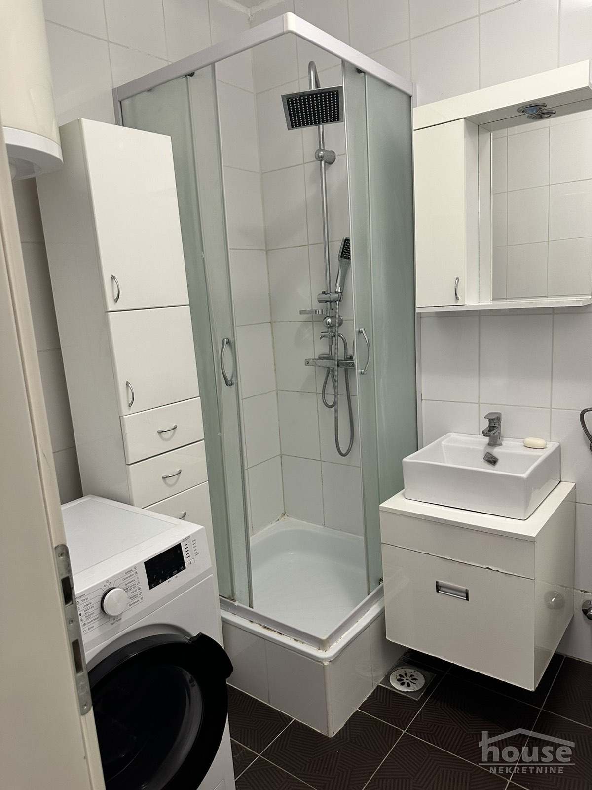 stanovi-2-5-re-sajam-1101444-yr7jv Dvoiposoban stan na prodaju, Sajmište, Novi Sad, 43m², 4. sprat, 130.000 €