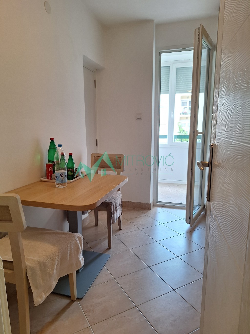 stanovi-2-re-adamoviCevo-naselje-1004376-id1v6 Dvosoban stan na prodaju, Adamovićevo Naselje, Novi Sad, 64m², 175.000 €