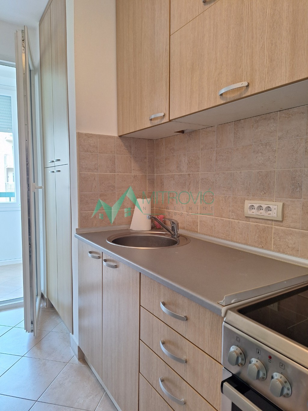 stanovi-2-re-adamoviCevo-naselje-1004376-jb3eo Dvosoban stan na prodaju, Adamovićevo Naselje, Novi Sad, 64m², 175.000 €