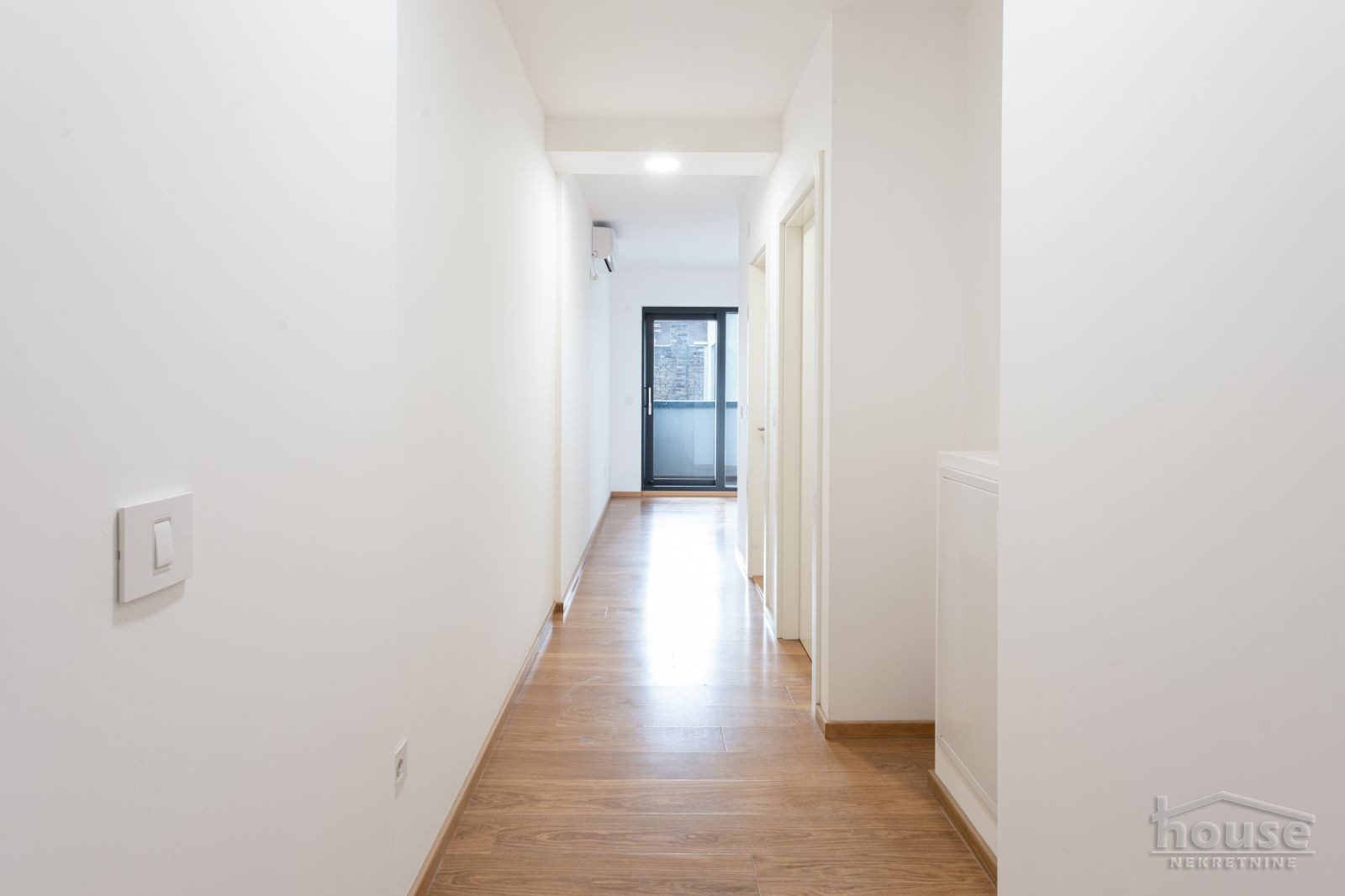 Dvosoban stan na prodaju, Centar, Novi Sad, 50m², 2. sprat, 235.870 €