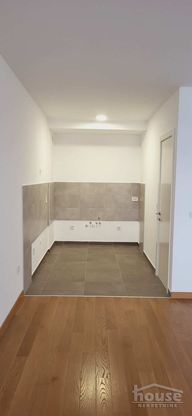 Dvosoban stan na prodaju, Centar, Novi Sad, 50m², 2. sprat, 235.870 €