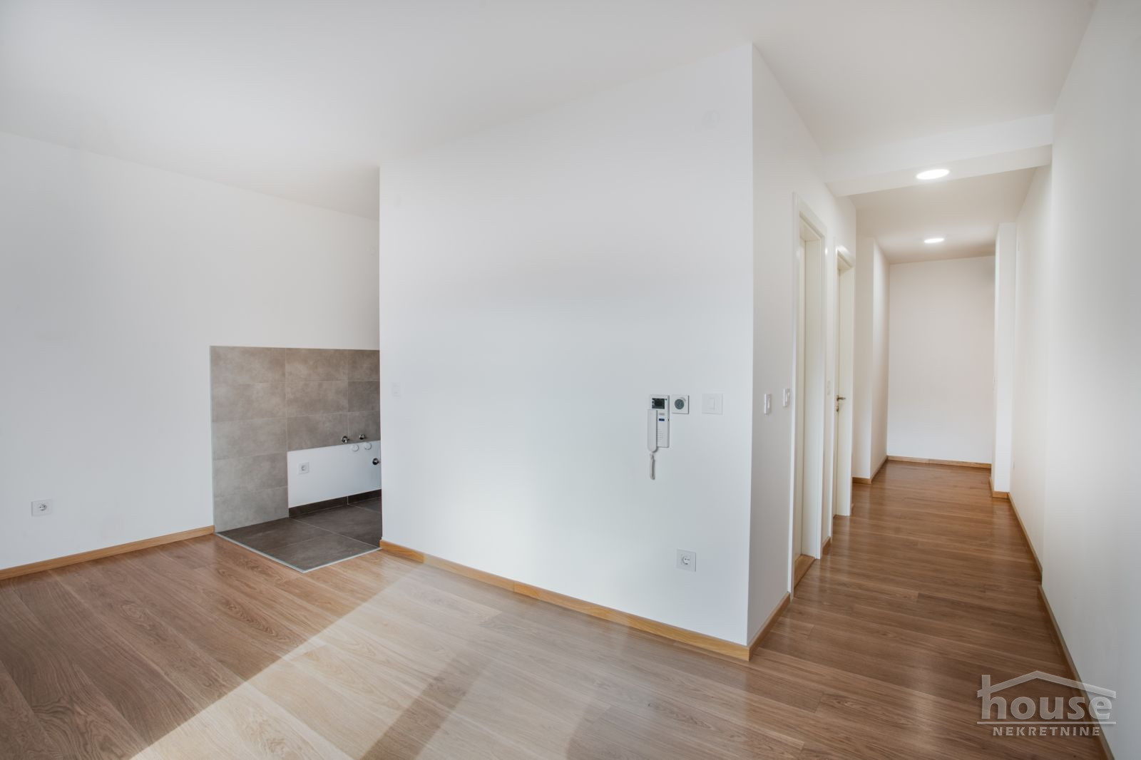 Dvosoban stan na prodaju, Centar, Novi Sad, 50m², 2. sprat, 235.870 €