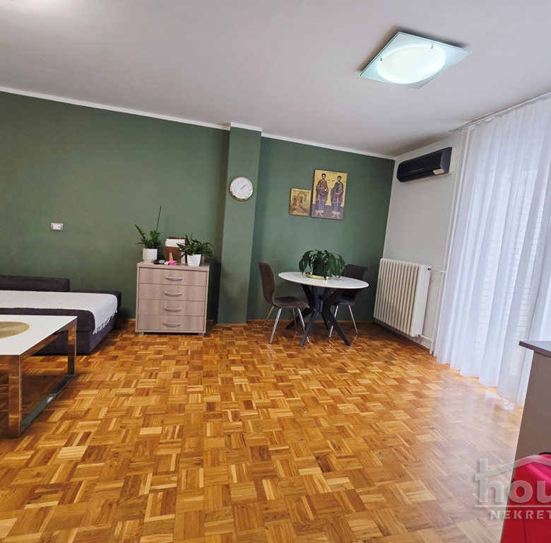 Stan Prodaja Novi Sad  55 m2
