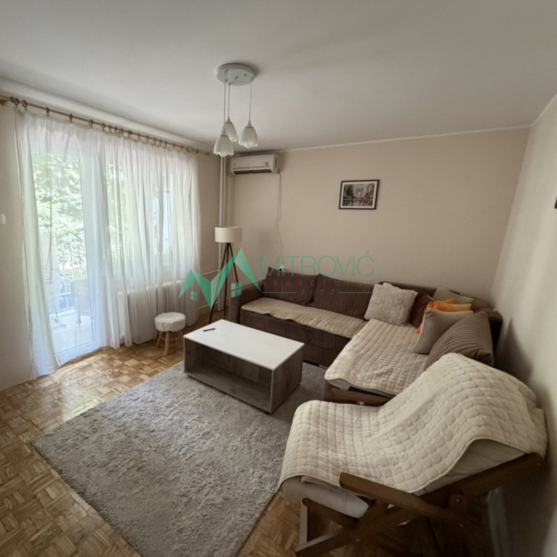 Stan Prodaja Novi Sad  54 m2