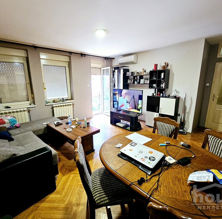 Stan Prodaja Novi Sad  90 m2