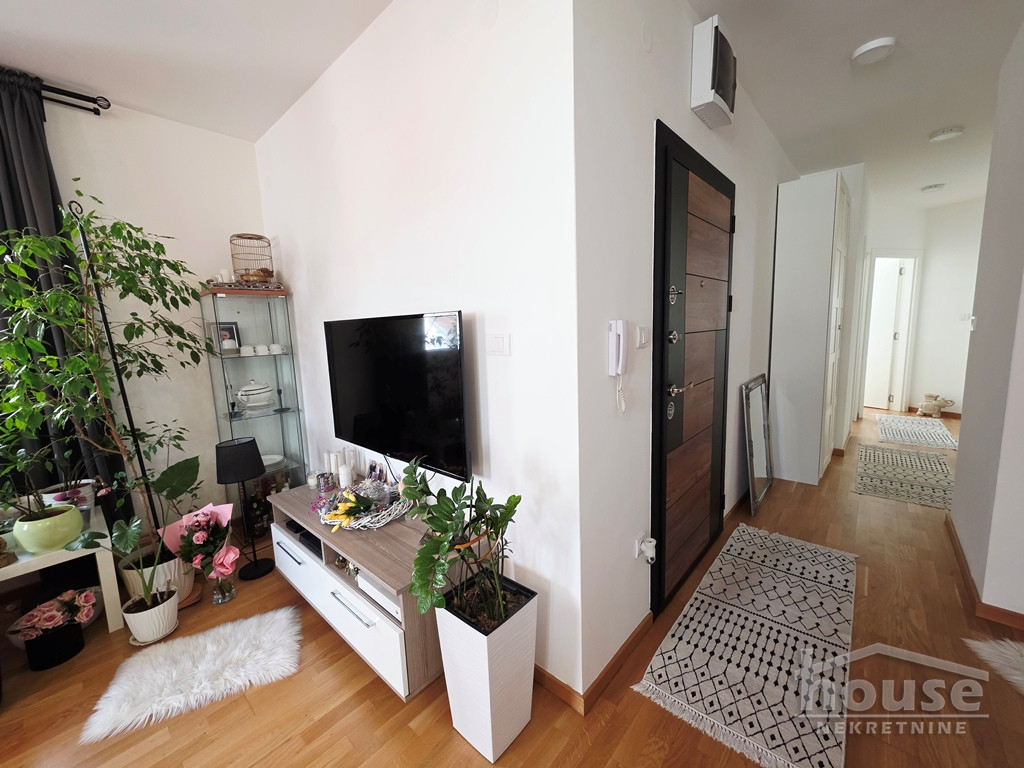 stanovi-3-5-re-lipov-gaj-1102515-bwkib Troiposoban stan na prodaju, Lipov Gaj, Novi Sad, 72m², 1. sprat, 144.000 €