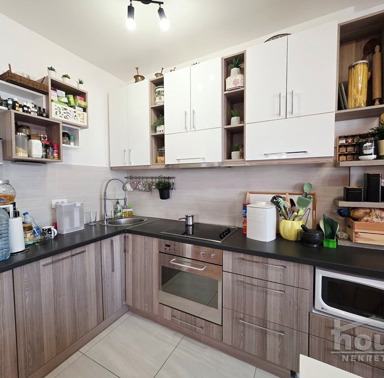 Stan Prodaja Novi Sad  72 m2