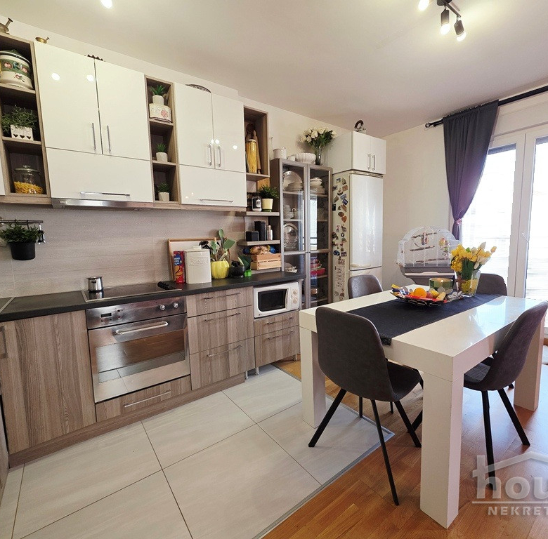 Stan Prodaja Novi Sad  72 m2