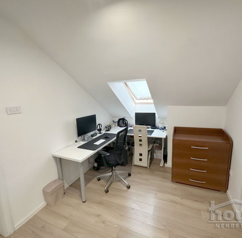 Stan Prodaja Novi Sad  83 m2