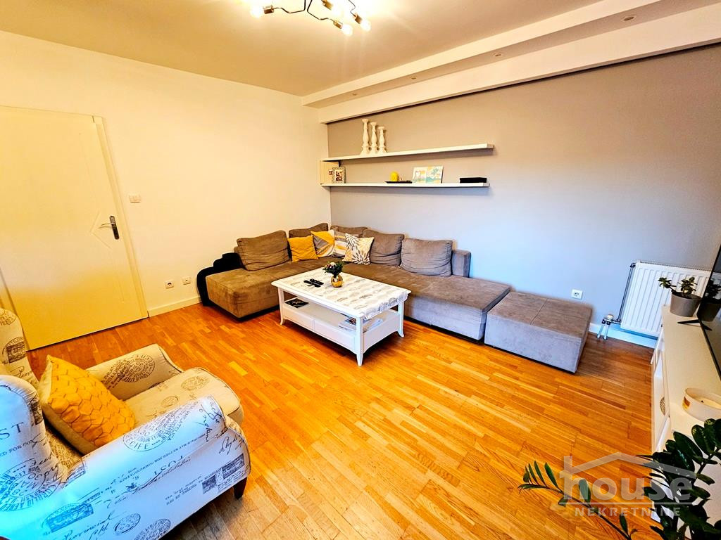 Stan Prodaja Novi Sad  83 m2