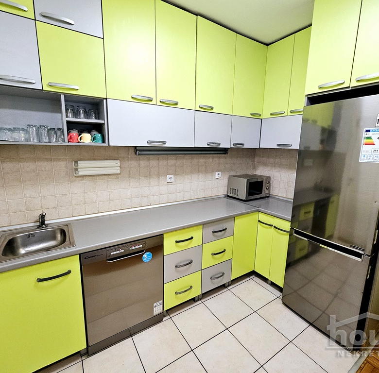 Stan Prodaja Novi Sad  90 m2