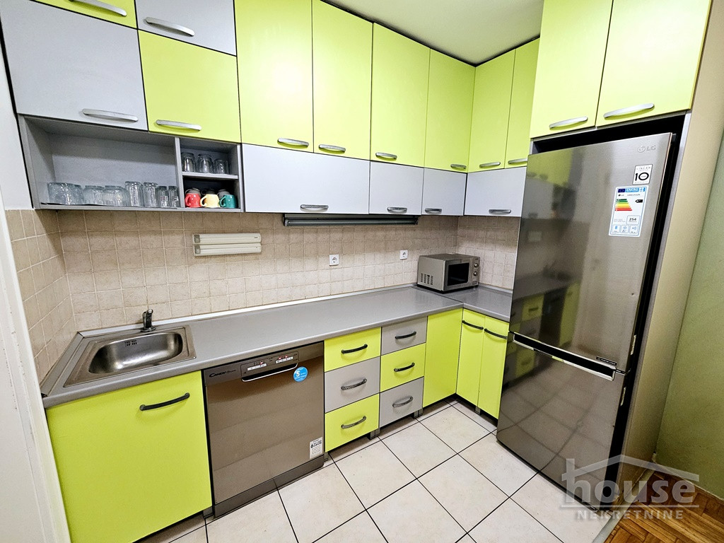 Stan Prodaja Novi Sad  90 m2