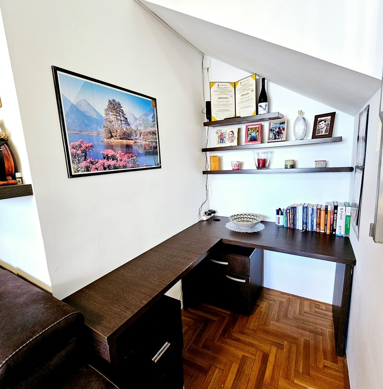 Stan Prodaja Novi Sad  90 m2