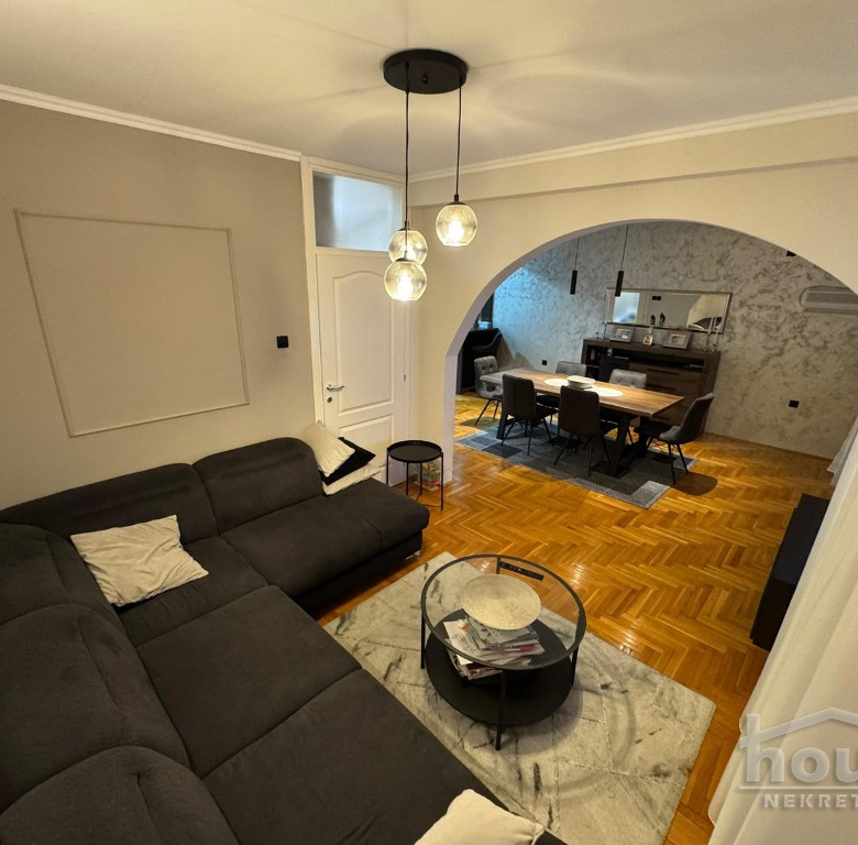 Stan Prodaja Novi Sad  80 m2