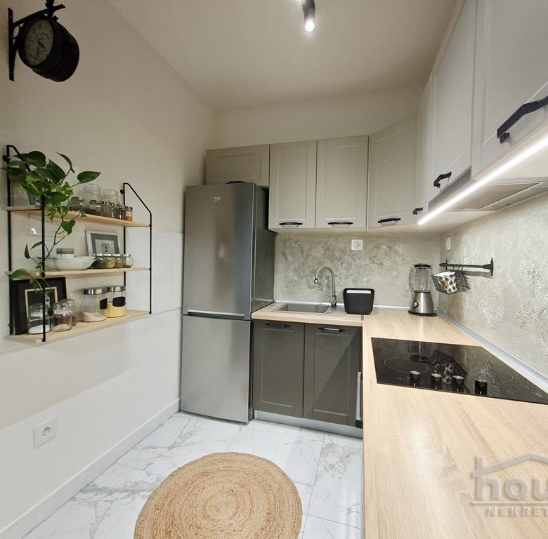 Stan Prodaja Novi Sad  60 m2