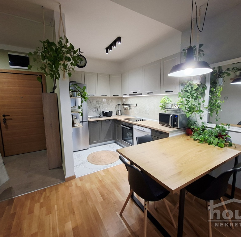 Stan Prodaja Novi Sad  60 m2