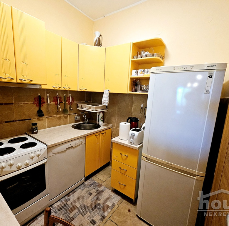 Stan Prodaja Novi Sad  90 m2