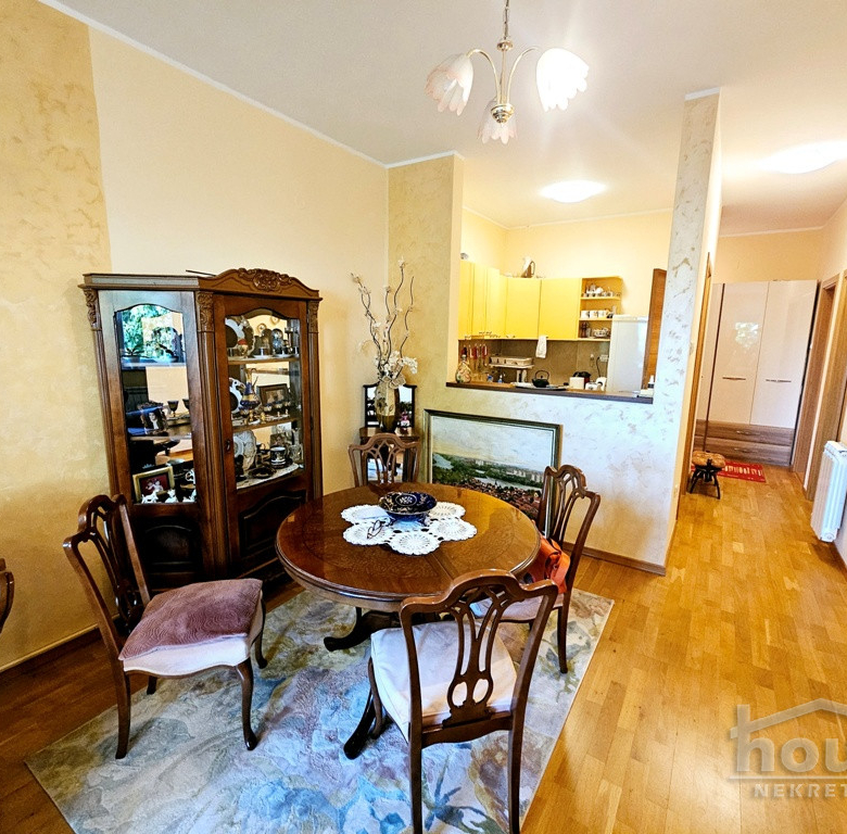 Stan Prodaja Novi Sad  90 m2